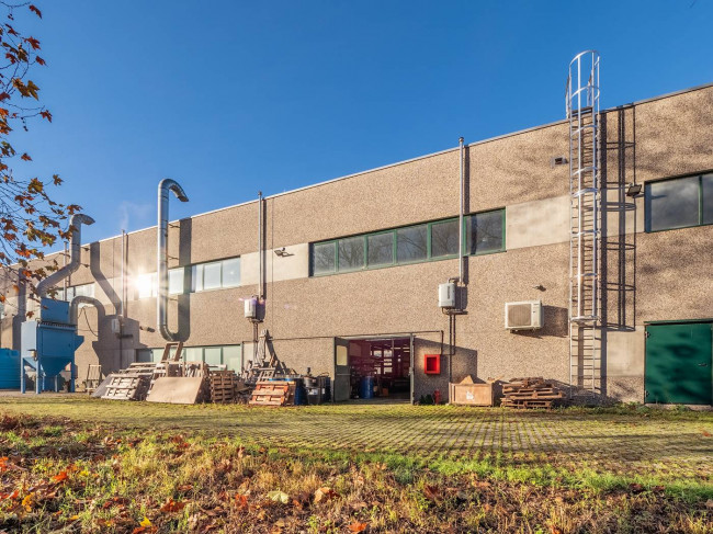 Capannone in Vendita a Fino Mornasco