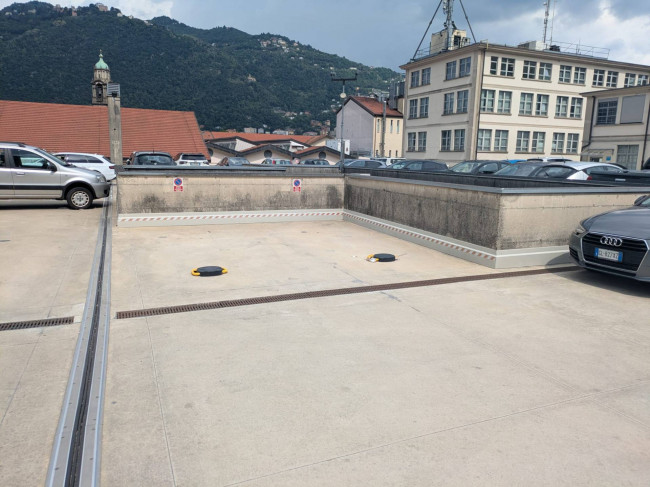 Parking space for Sale in Como