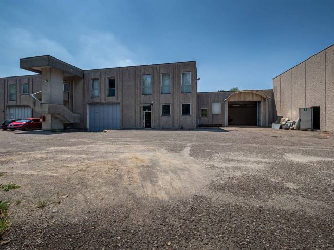 Shed for Rent in Cantù