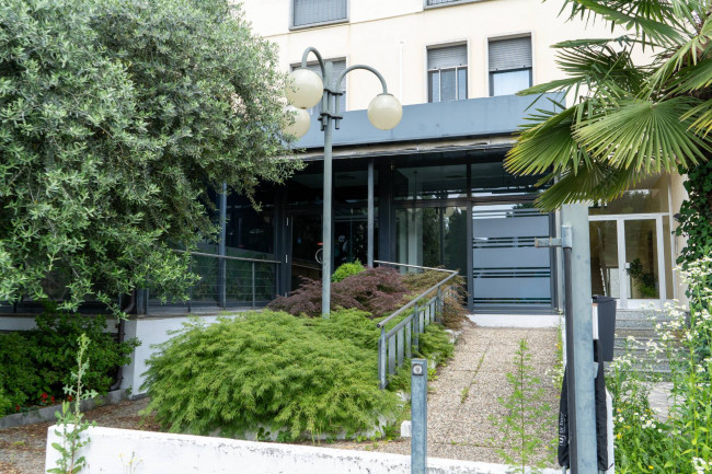 commercial property for Rent in Cucciago