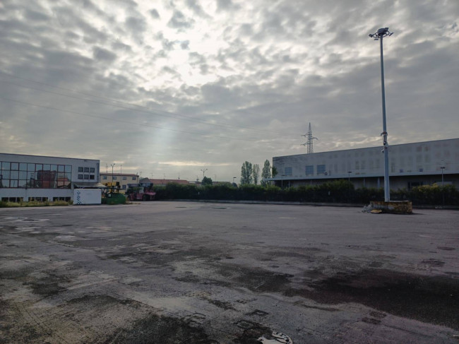 Terreno industriale in Vendita a Pioltello