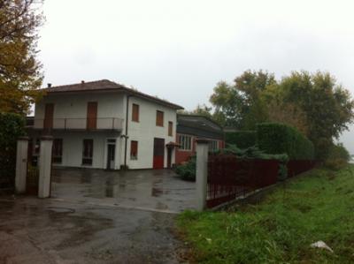 Capannone in Vendita a Rivolta d'Adda