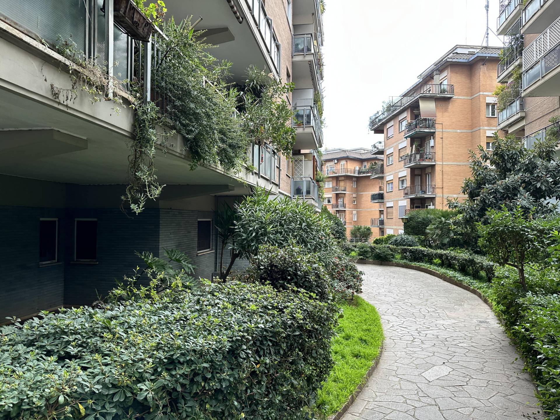 Appartamento in vendita a Bologna, Roma (RM)