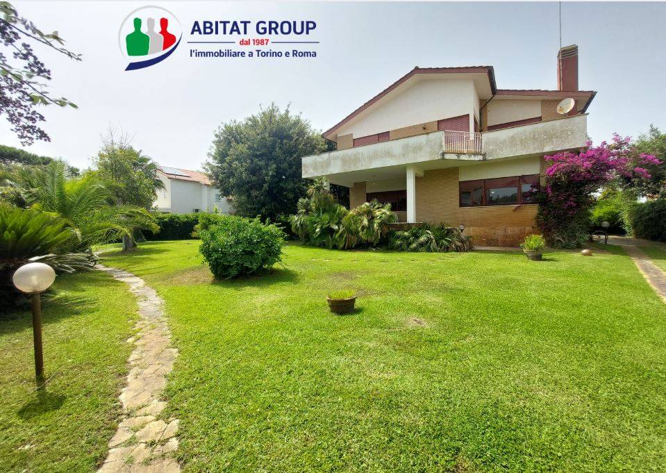 Villa in vendita a Fiumicino (RM)