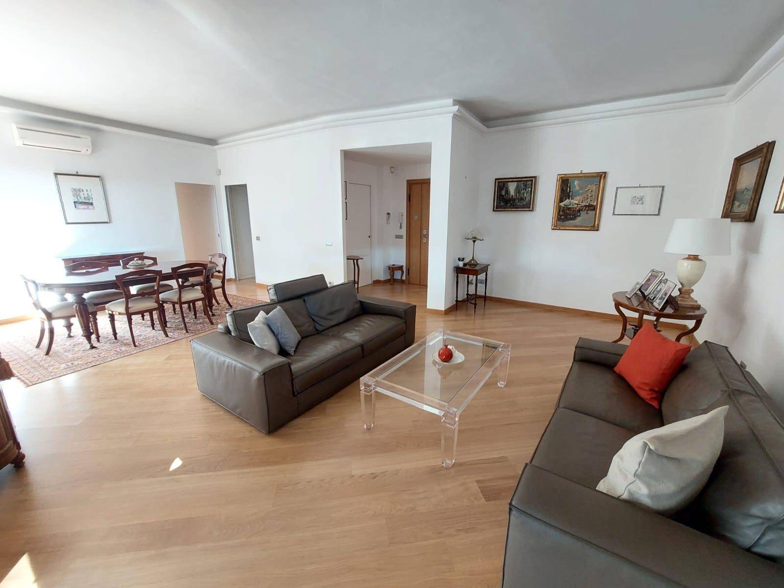 Appartamento in vendita a Roma (RM)