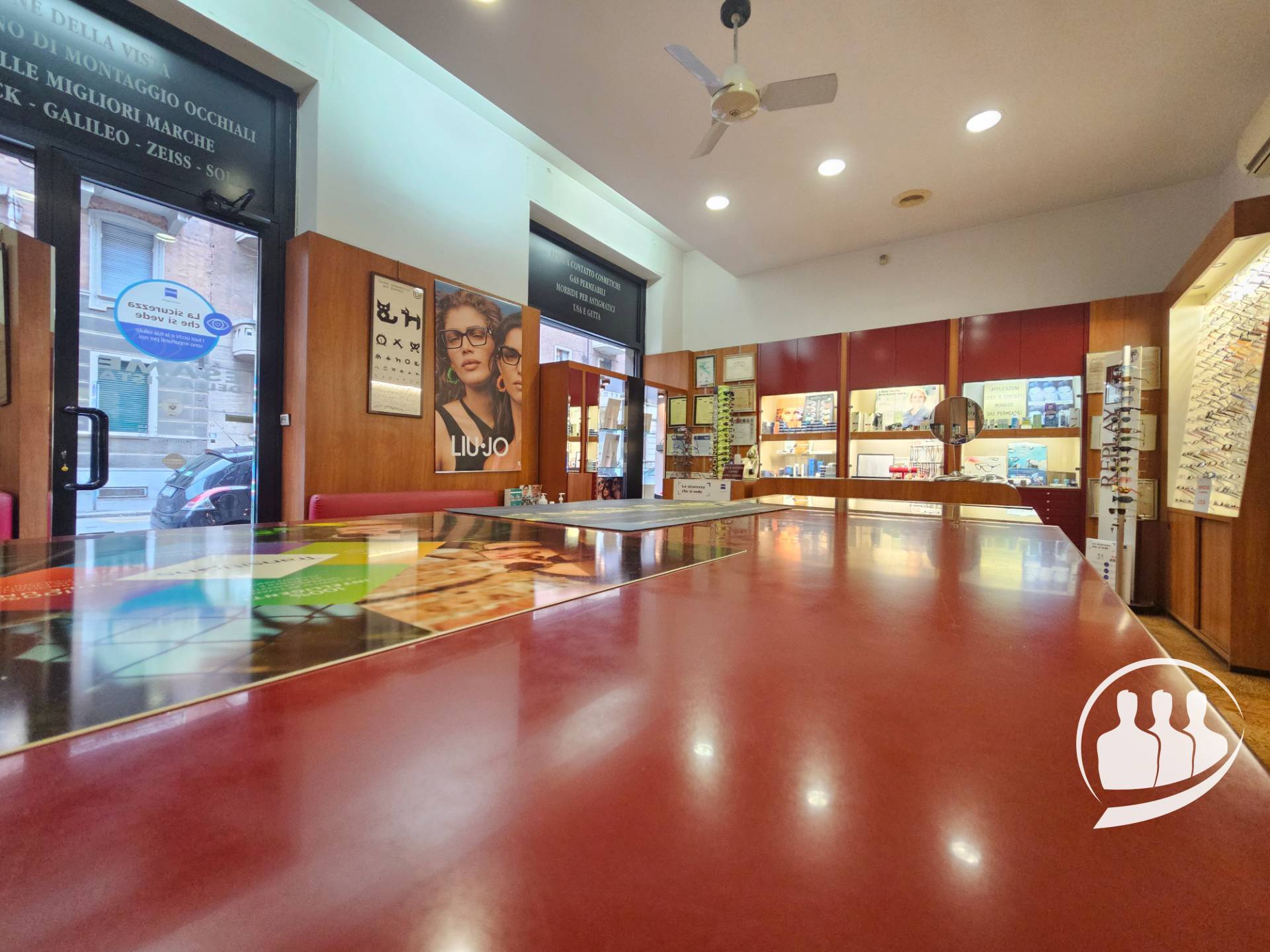 Locale commerciale