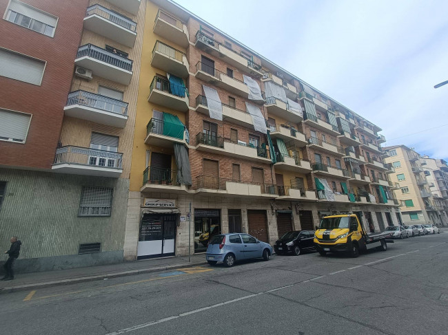Fondo commerciale in vendita a Mirafiori Sud, Torino (TO)