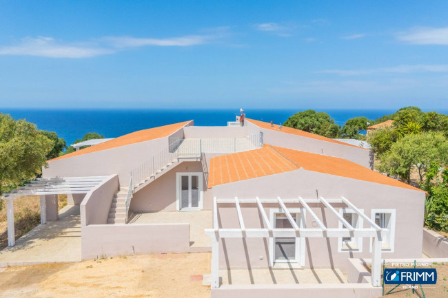  a Trinità d'Agultu e Vignola