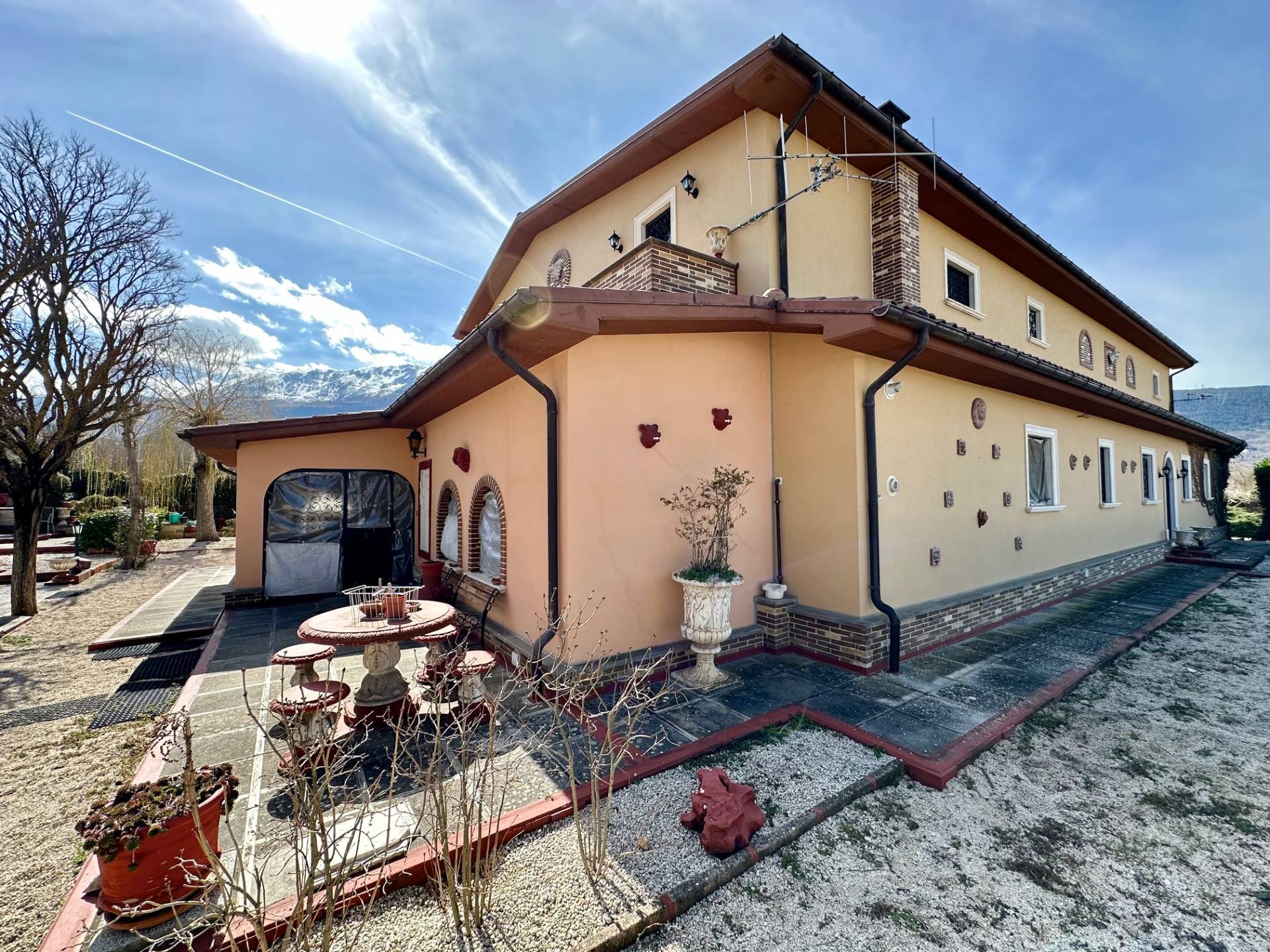 Villa in vendita a Cavalletto, Ocre (AQ)