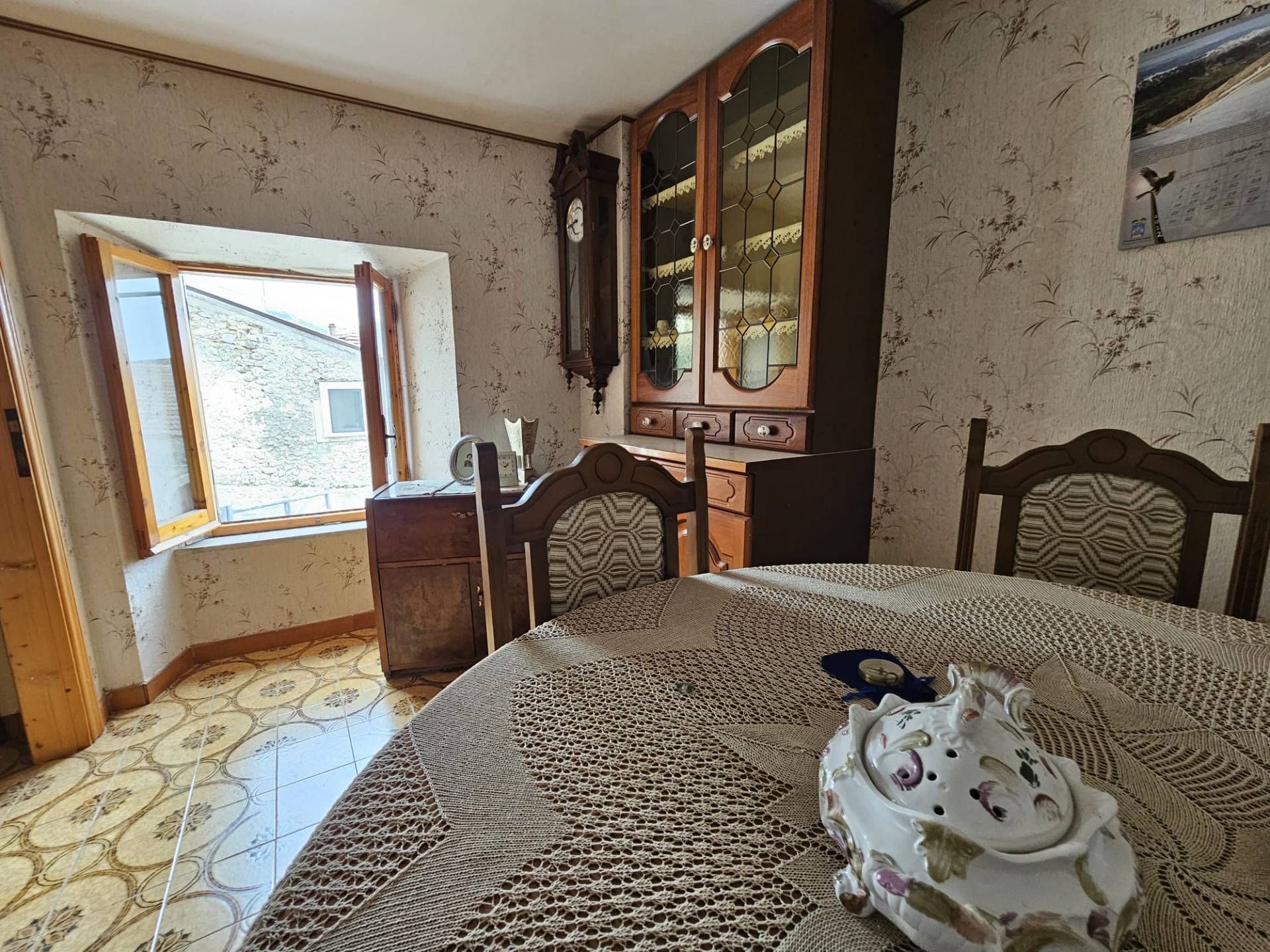Casa indipendente in vendita a Castel Del Monte (AQ)