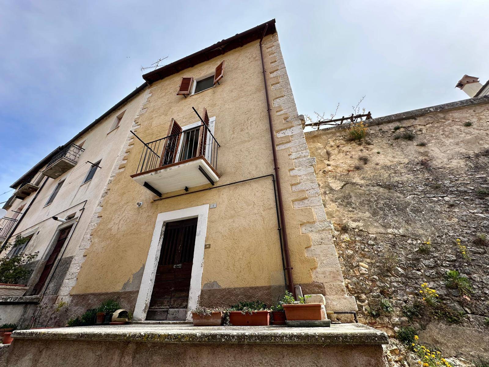 Casa indipendente in vendita a Carapelle Calvisio (AQ)