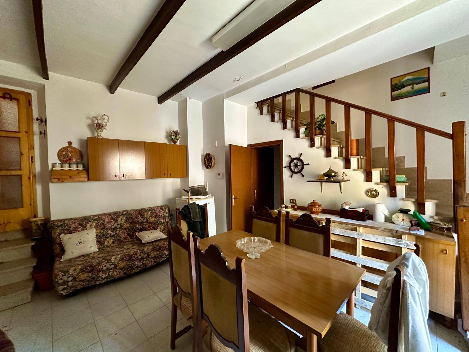 Casa indipendente in vendita a Carapelle Calvisio (AQ)