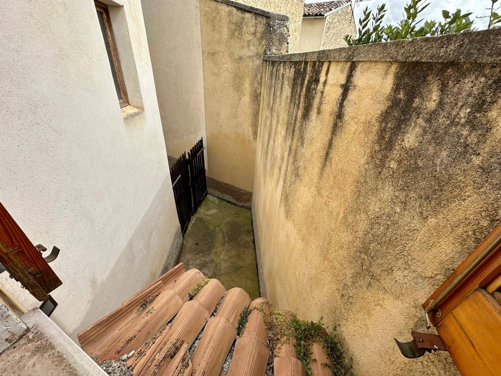 Casa indipendente in vendita a Carapelle Calvisio (AQ)