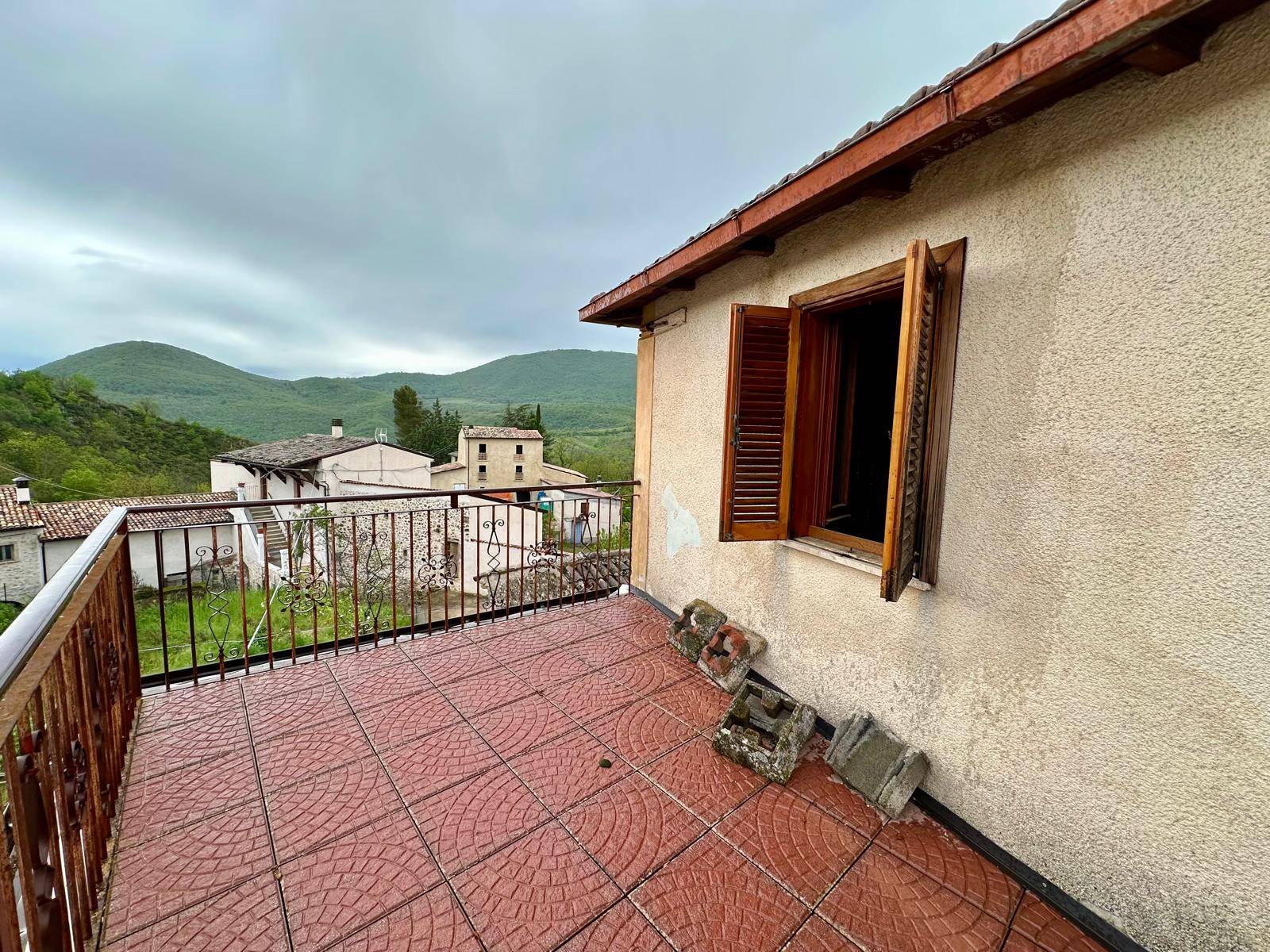 Casa indipendente in vendita a Acciano (AQ)