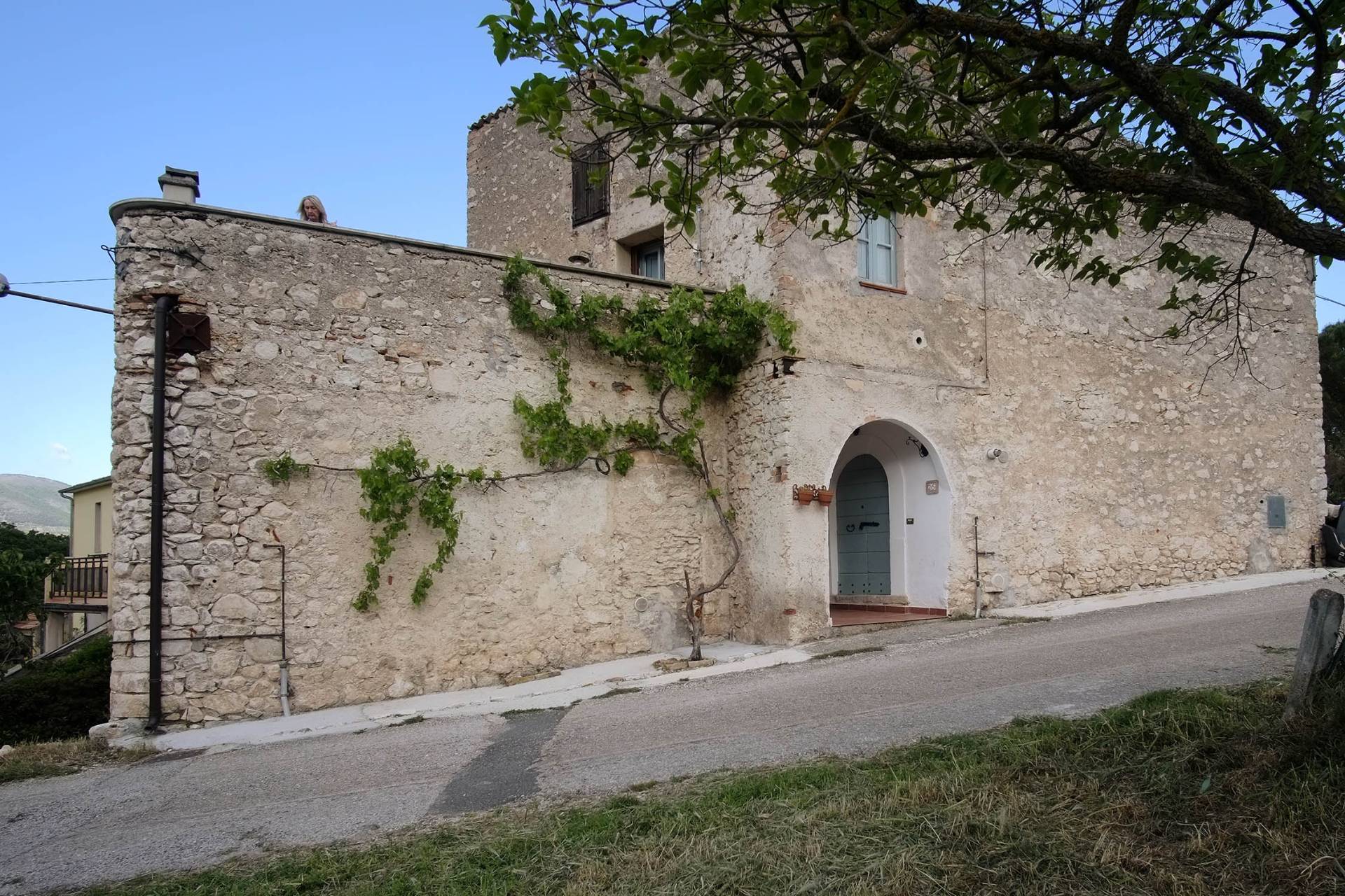 Casa Indipendente in vendita a Capestrano - foto 2