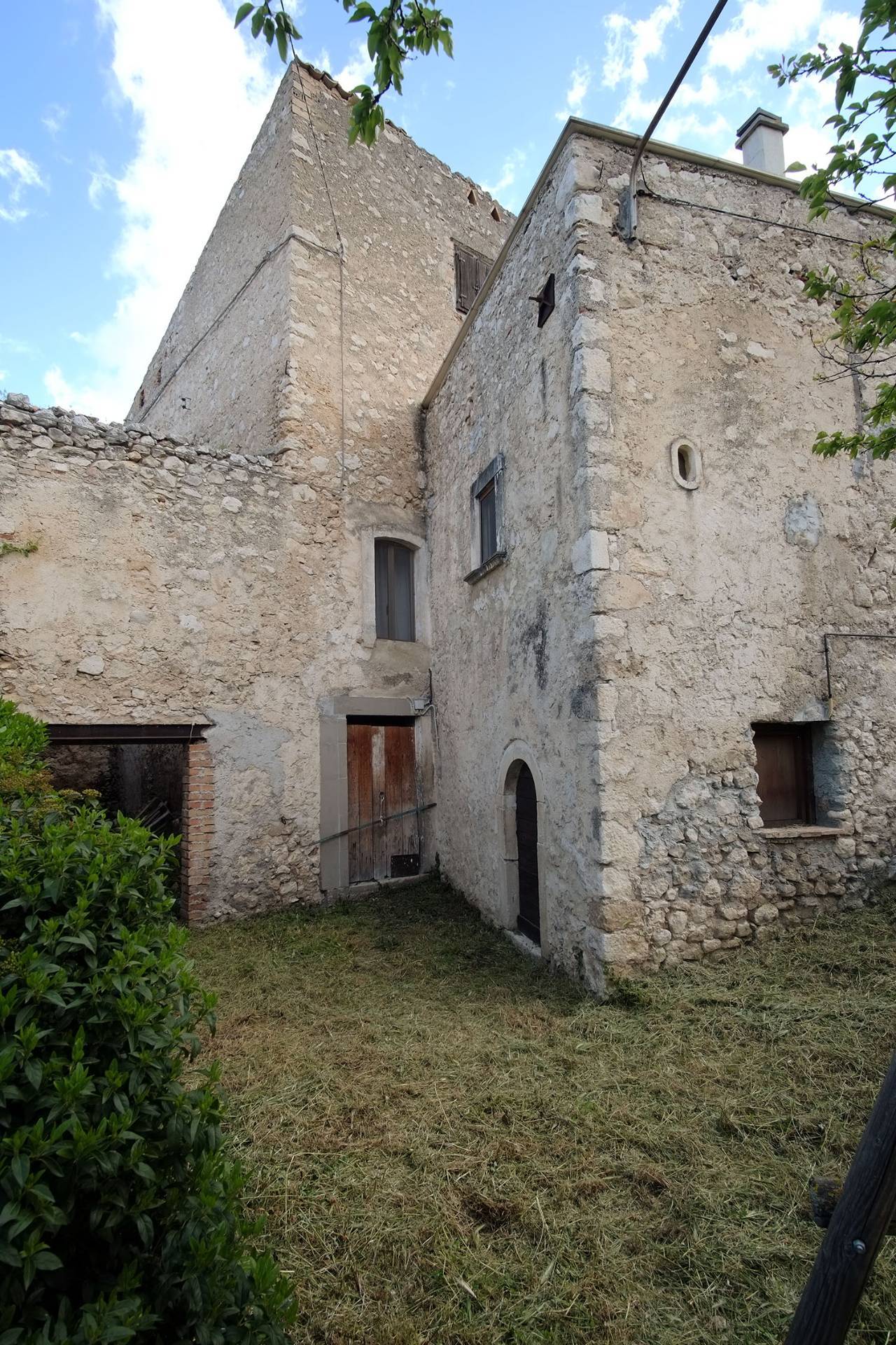 Casa Indipendente in vendita a Capestrano - foto 3