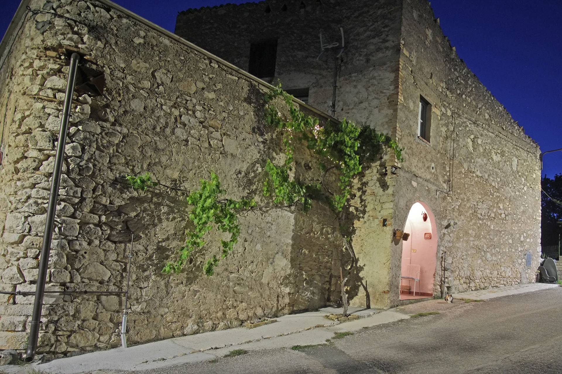 Casa Indipendente in vendita a Capestrano - foto 7