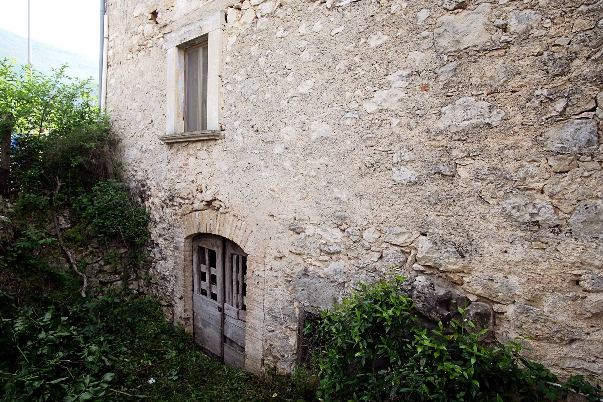 Casa Indipendente in vendita a Capestrano - foto 8