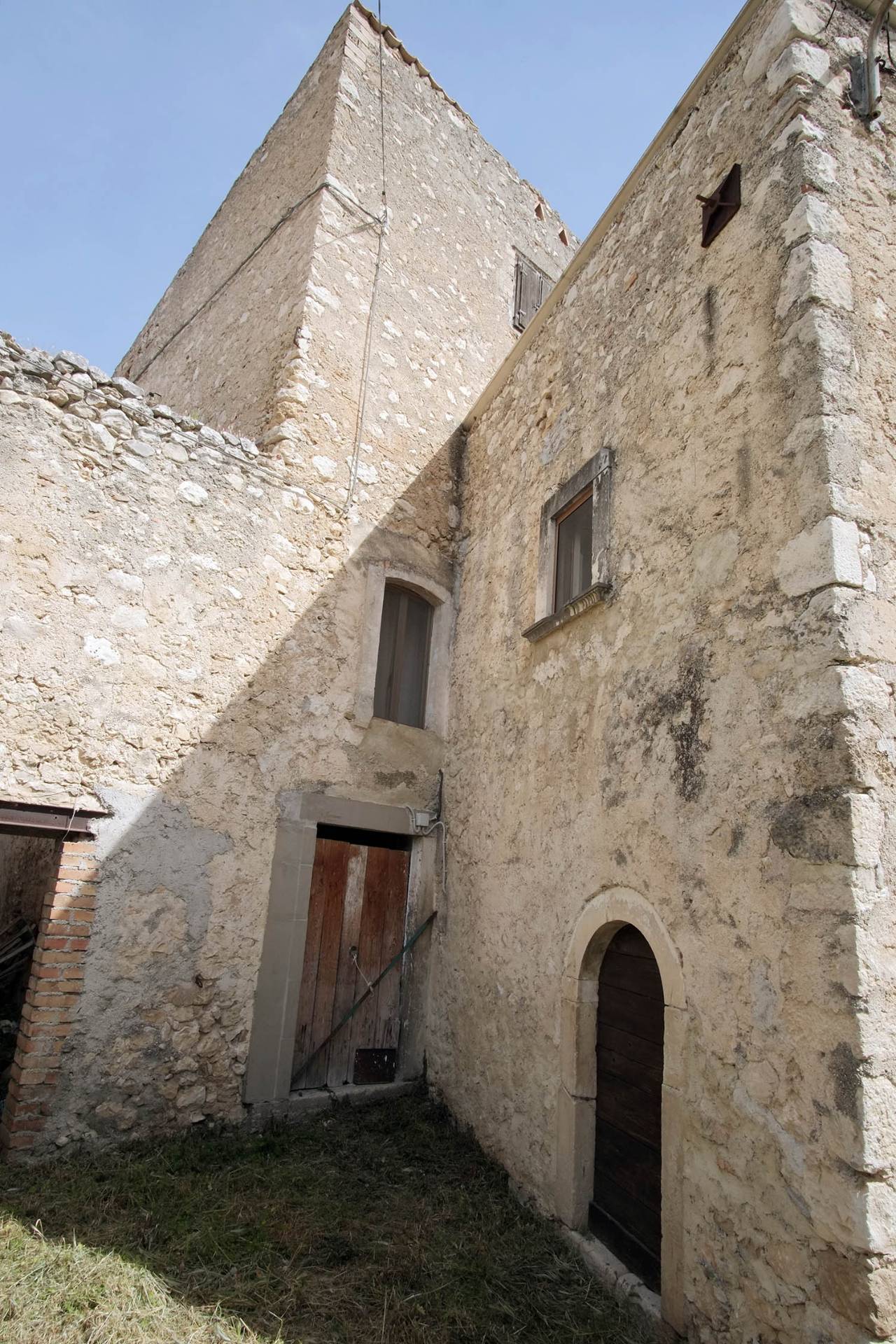 Casa Indipendente in vendita a Capestrano - foto 9