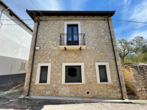 Casa indipendente in vendita a Ofena (AQ)