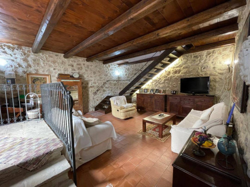 Casa indipendente in vendita a Ofena (AQ)