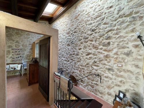 Casa indipendente in vendita a Ofena (AQ)