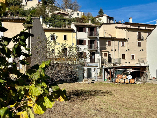 Casa indipendente in vendita a Caporciano (AQ)