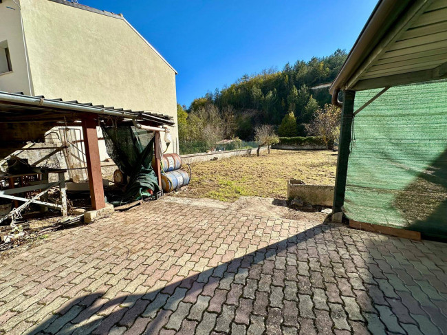 Casa indipendente in vendita a Caporciano (AQ)