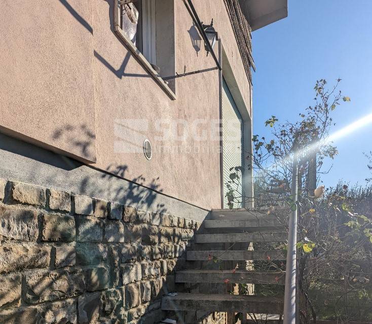 Casa indipendente in vendita a Reggello (FI)