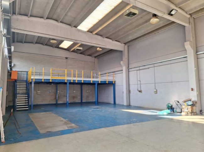 Capannone in vendita a Boffalora sopra Ticino