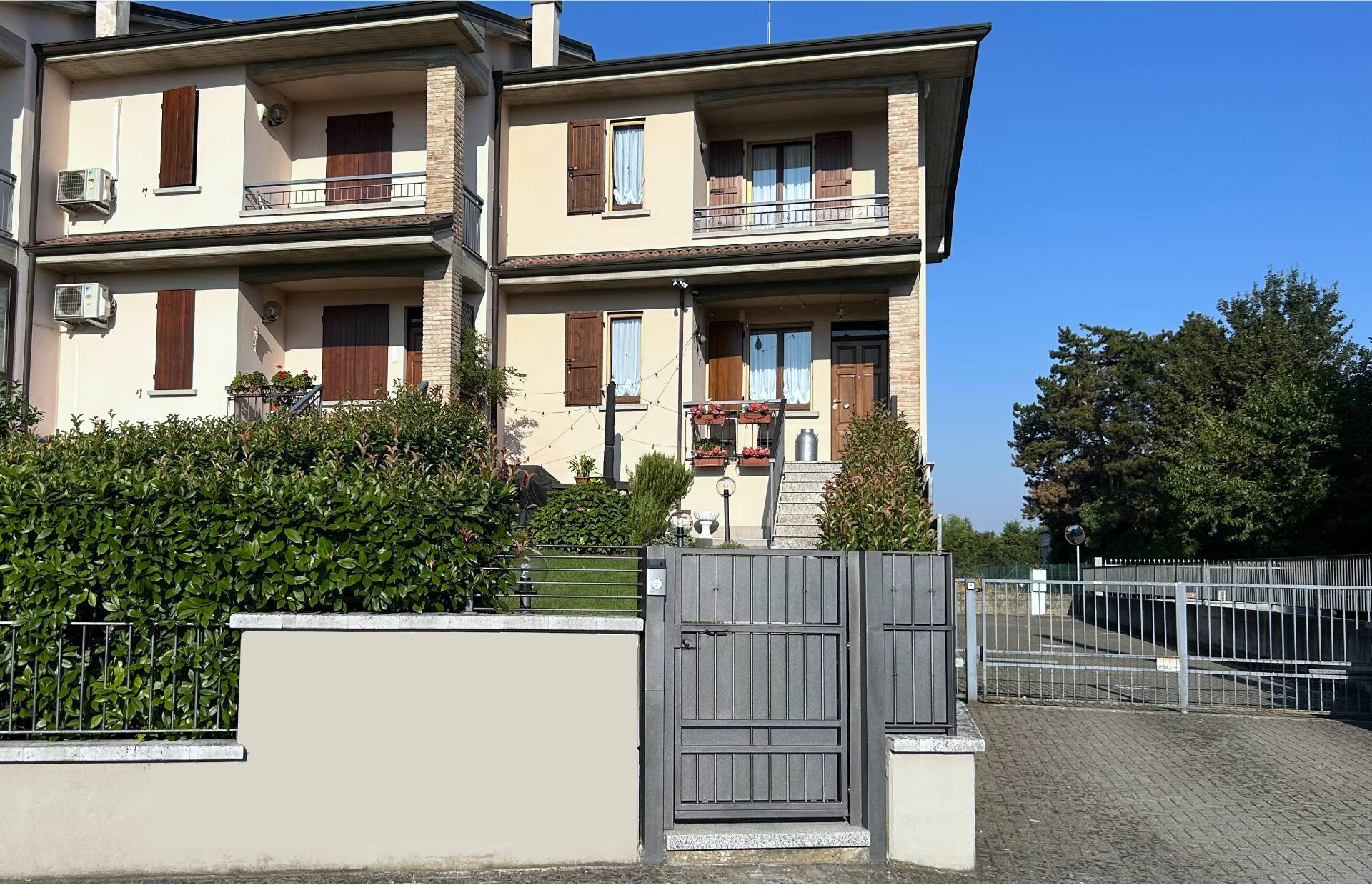 CASA SCHIERA in vendita a Fidenza