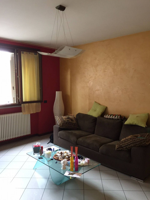 2 CAMERE in vendita a Fidenza