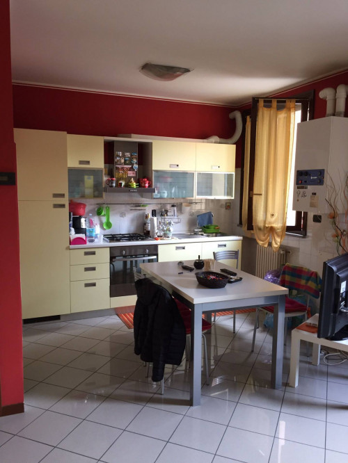 2 CAMERE in vendita a Fidenza