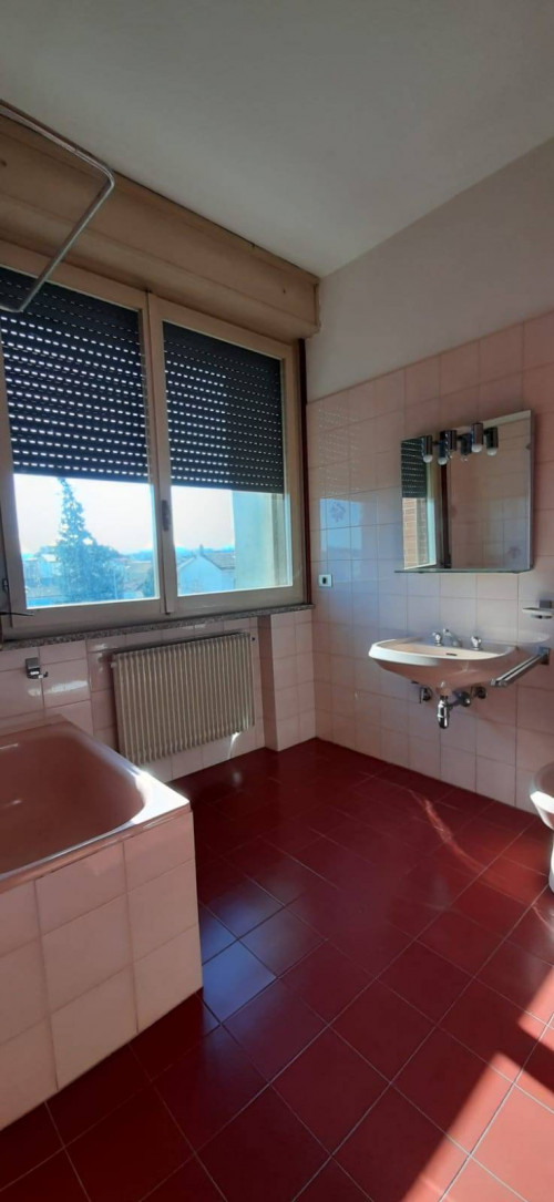 2 CAMERE in vendita a Fidenza