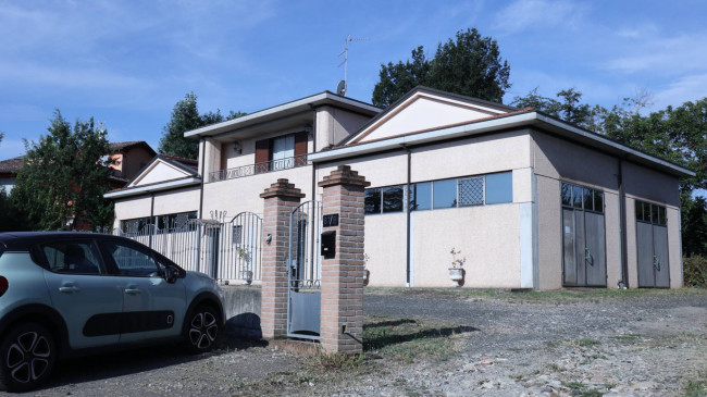 Locale commerciale in vendita a Salsomaggiore Terme