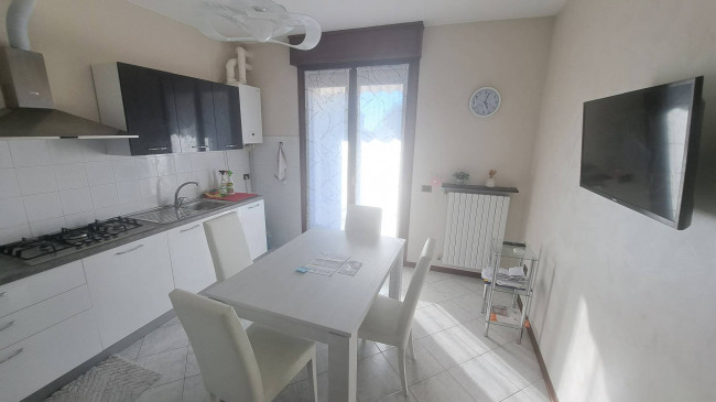 2 CAMERE in vendita a Soragna