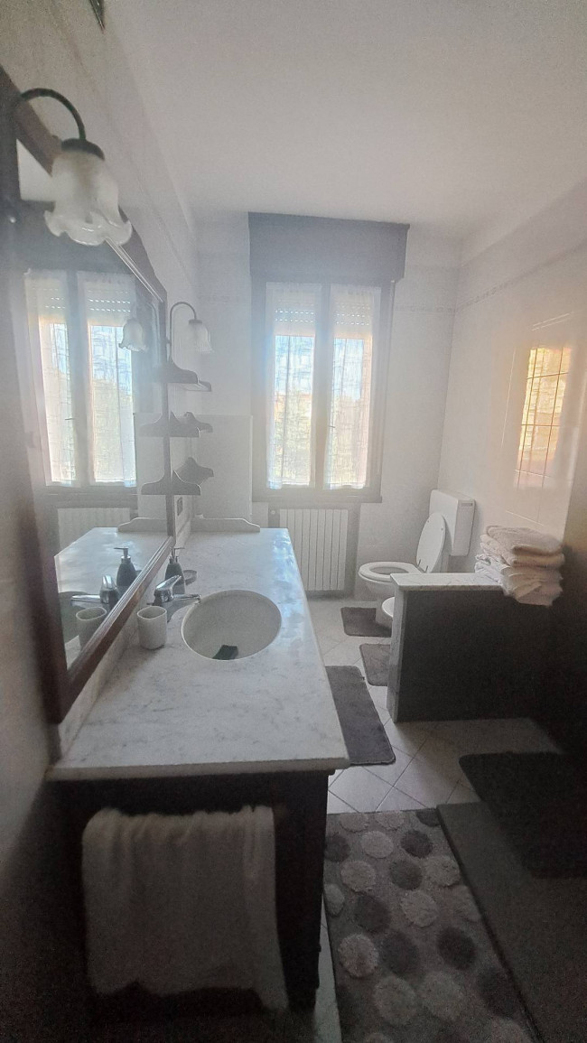 2 CAMERE in vendita a Soragna