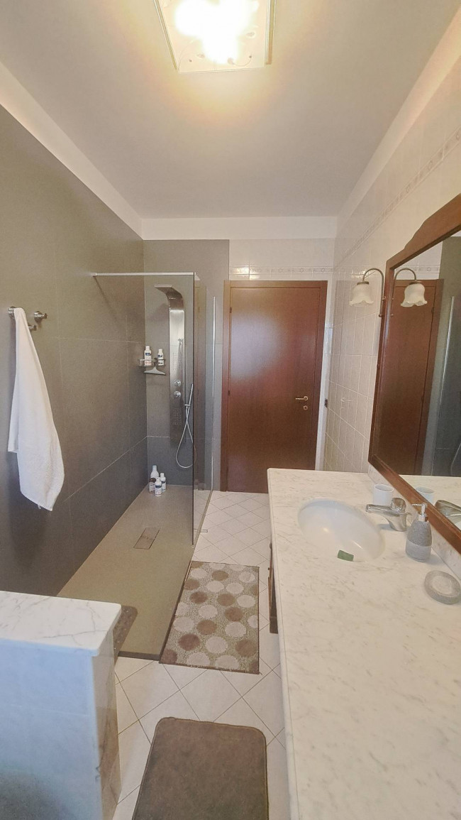 2 CAMERE in vendita a Soragna