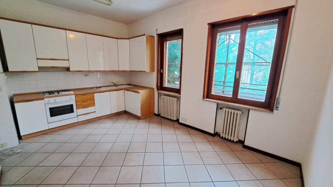 2 CAMERE in vendita a Fidenza