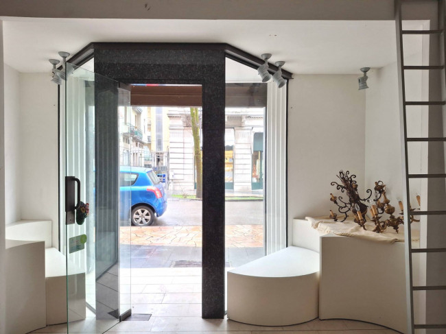 Locale commerciale in vendita a Salsomaggiore Terme