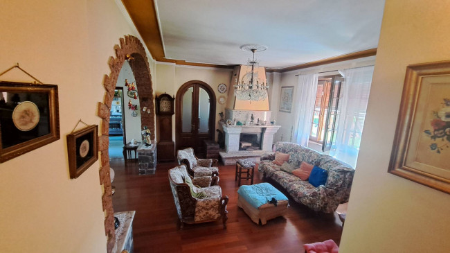 VILLA in vendita a Villafranca in Lunigiana