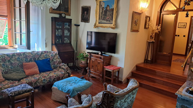 VILLA in vendita a Villafranca in Lunigiana