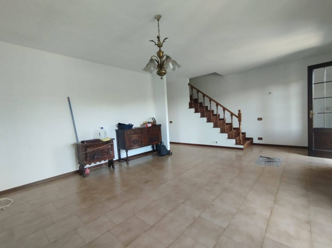 CASA SCHIERA in vendita a Salsomaggiore Terme