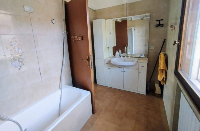 CASA SCHIERA in vendita a Salsomaggiore Terme