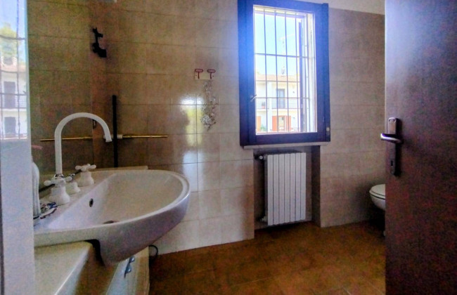CASA SCHIERA in vendita a Salsomaggiore Terme