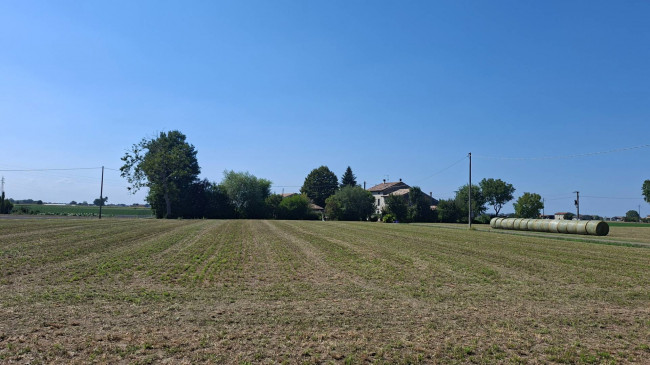 CASA SINGOLA in vendita a Soragna