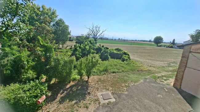 CASA SINGOLA in vendita a Soragna