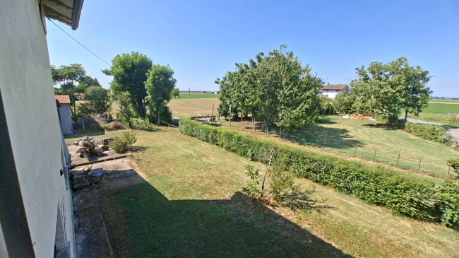 CASA SINGOLA in vendita a Soragna