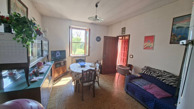 CASA SINGOLA in vendita a Soragna