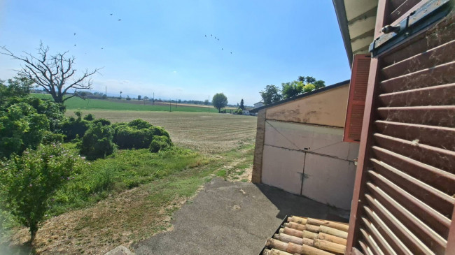 CASA SINGOLA in vendita a Soragna